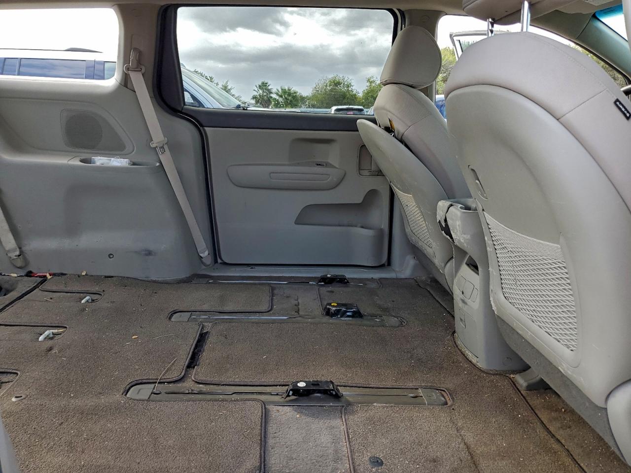 2015 Kia Sedona Lx VIN: KNDMB5C14F6040892 Lot: 94331805