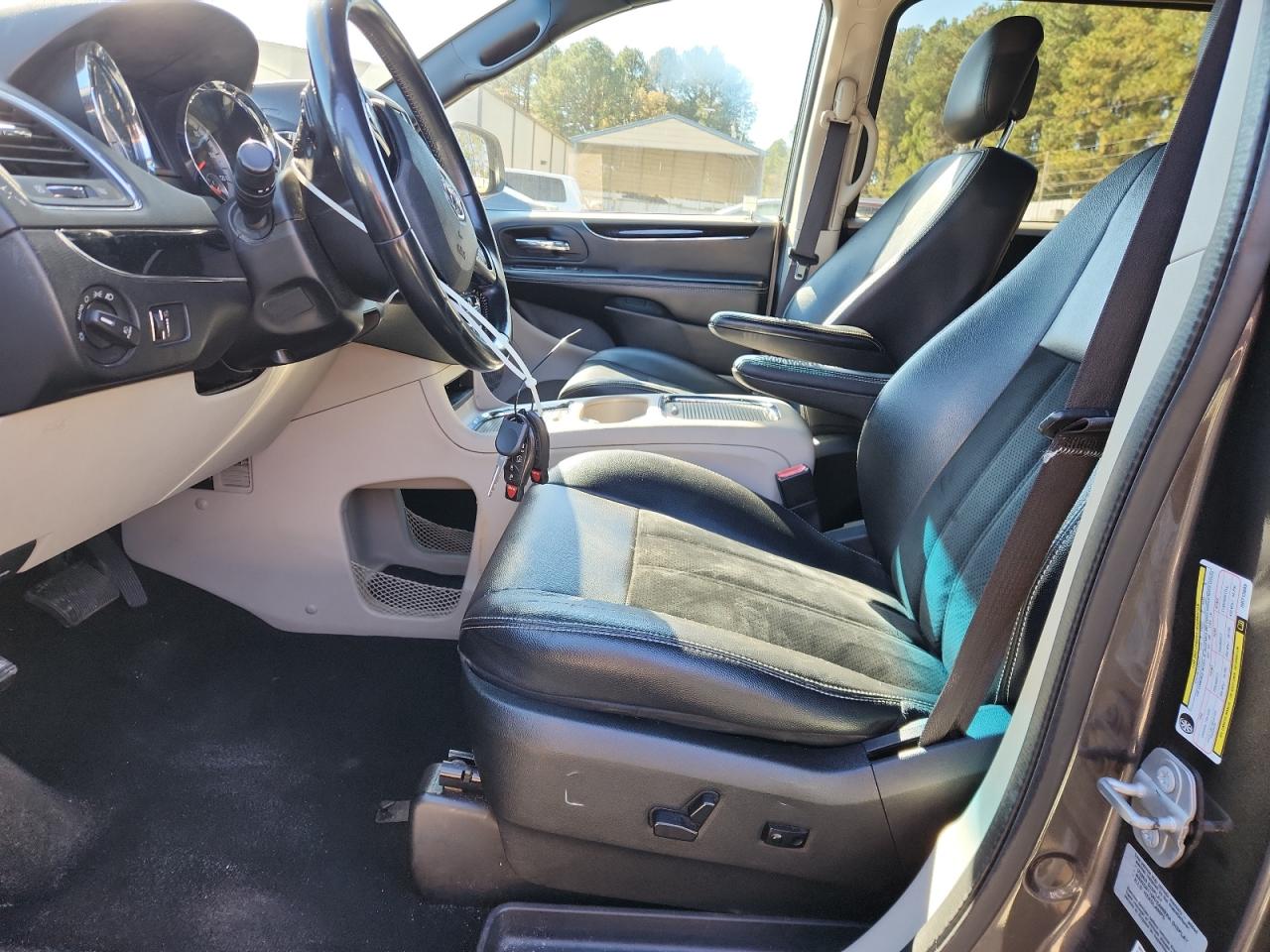 2017 Dodge Grand Caravan Sxt VIN: 2C4RDGCG4HR713689 Lot: 92139275