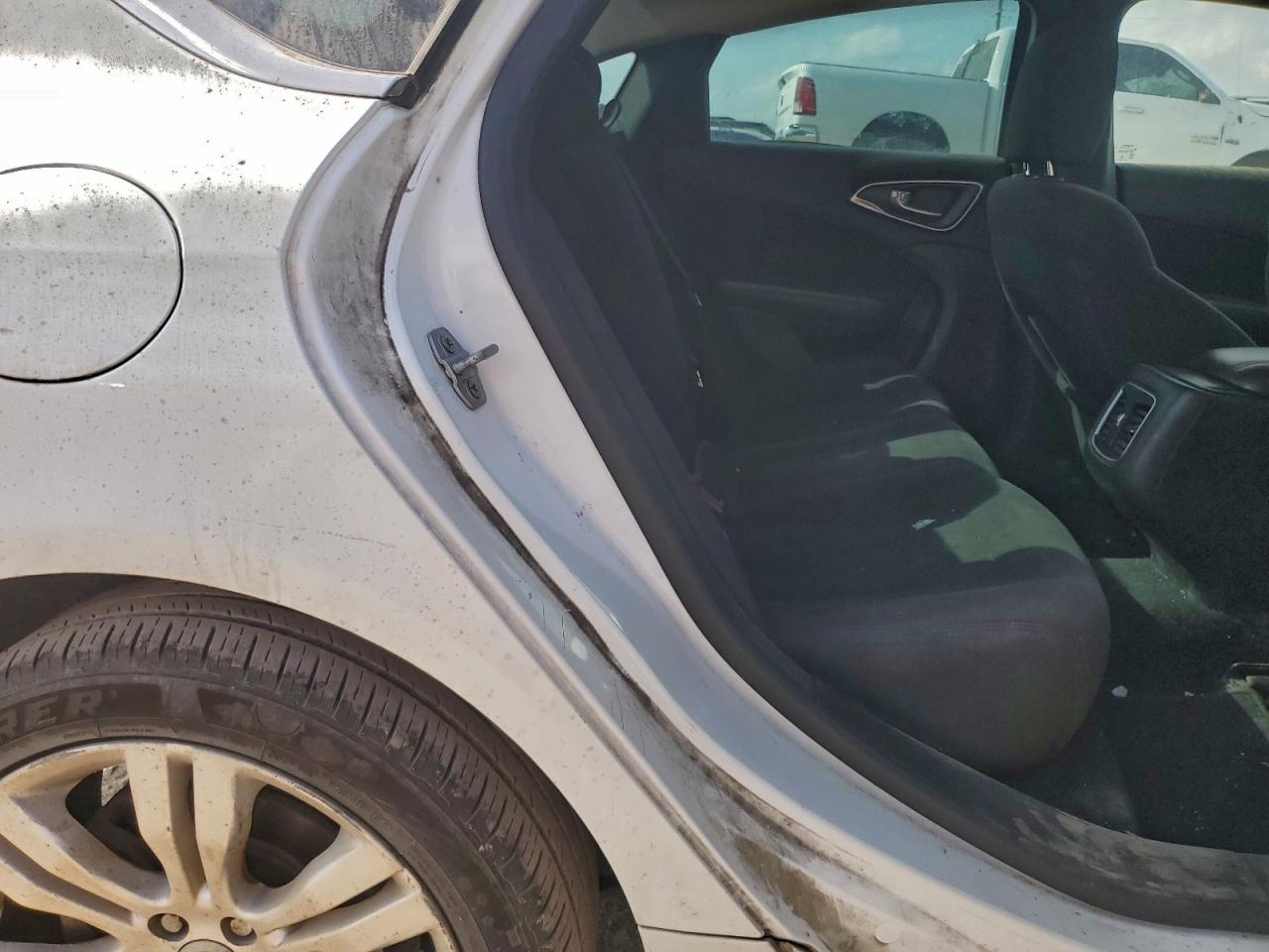 2015 Chrysler 200 Limited VIN: 1C3CCCAB4FN566880 Lot: 93704065