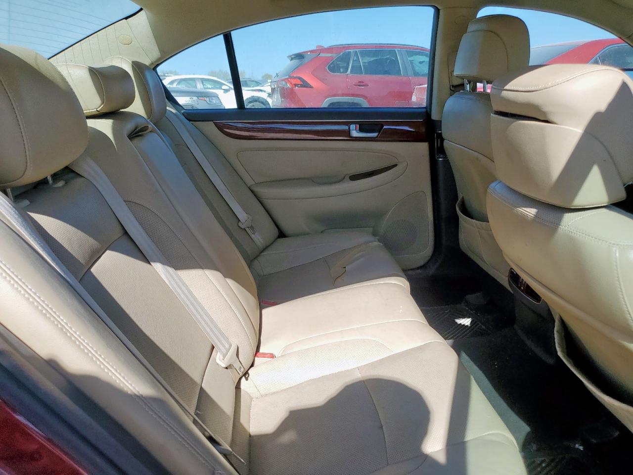 2013 Hyundai Genesis 3.8L VIN: KMHGC4DD3DU209690 Lot: 92002565