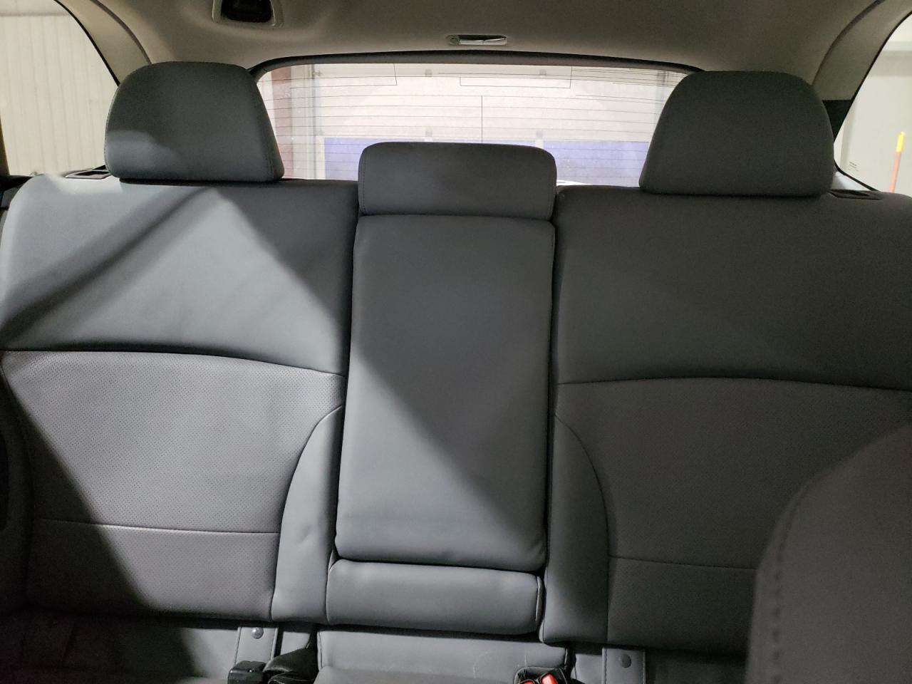 2018 Subaru Outback 2.5I Limited VIN: 4S4BSANC2J3274467 Lot: 92582745