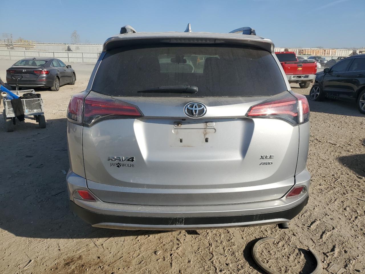 2017 Toyota Rav4 Xle VIN: 2T3RFREV8HW574786 Lot: 92742085