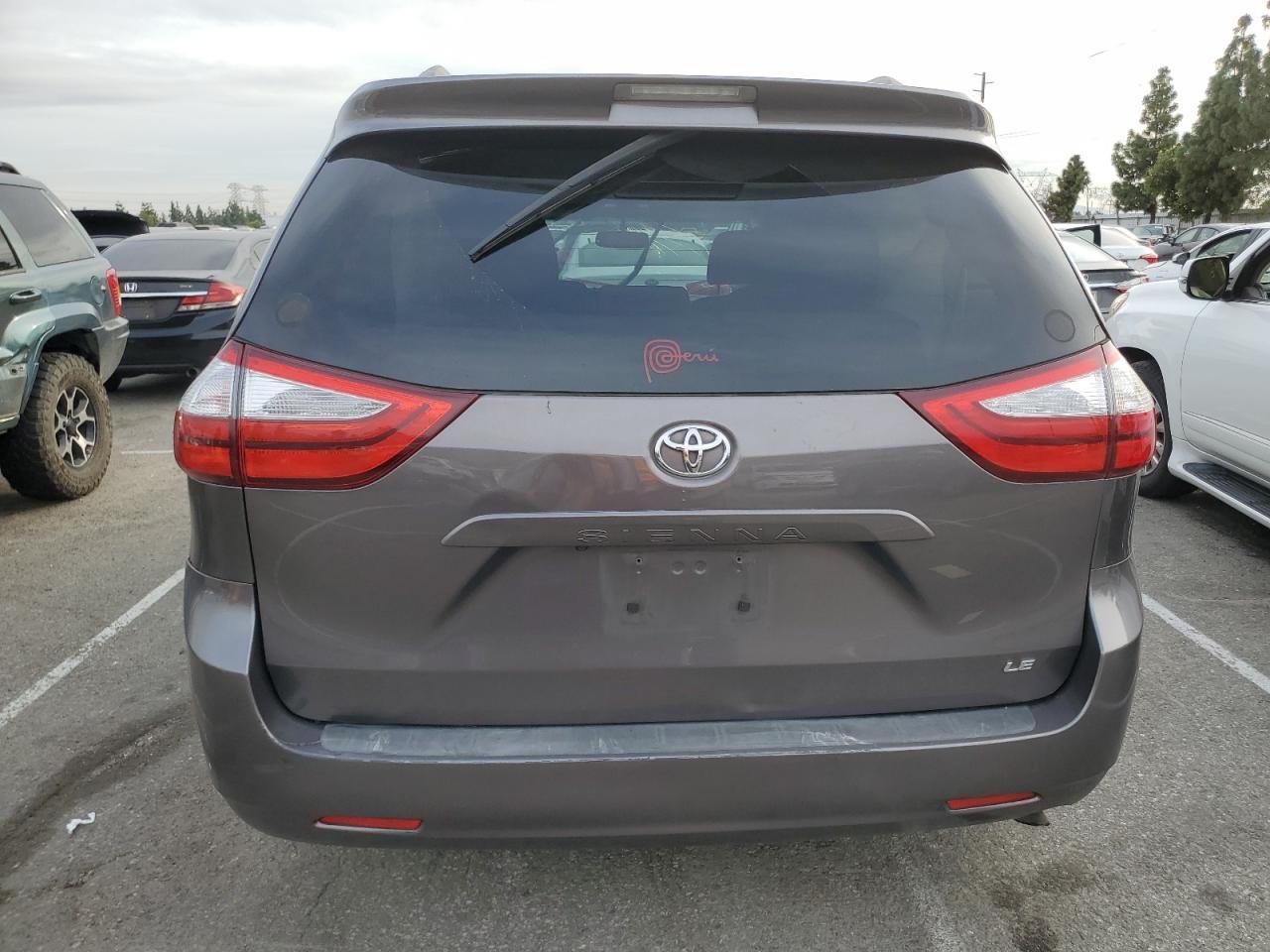 2015 Toyota Sienna Le VIN: 5TDKK3DC6FS674880 Lot: 85402375