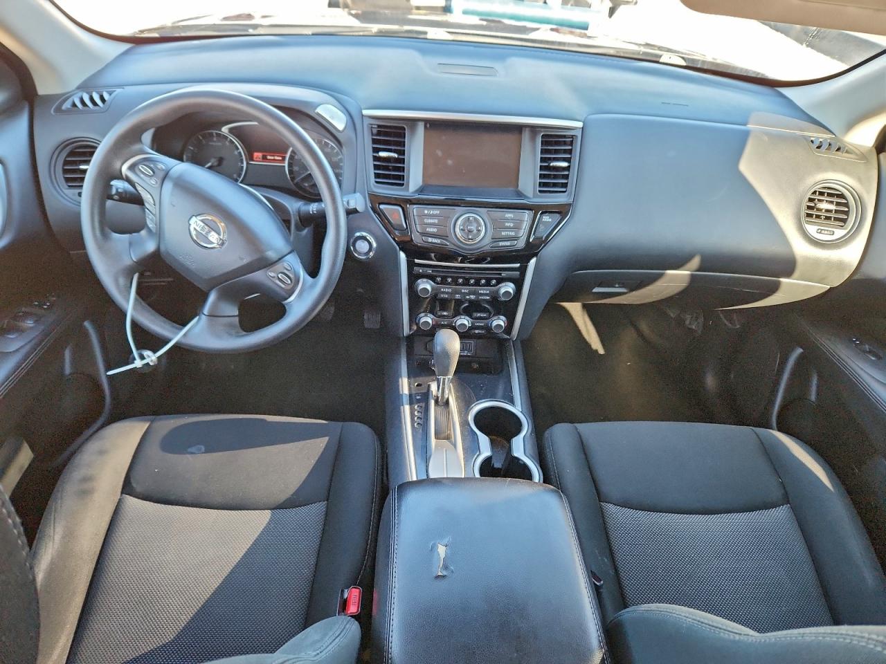 2018 Nissan Pathfinder S VIN: 5N1DR2MN0JC659765 Lot: 94076905