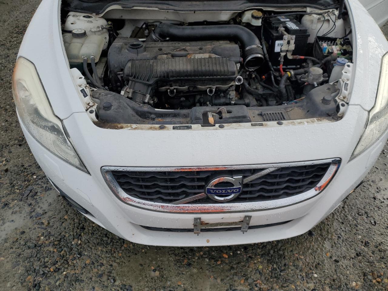 2011 Volvo C70 T5 VIN: YV1672MC0BJ109569 Lot: 92895365