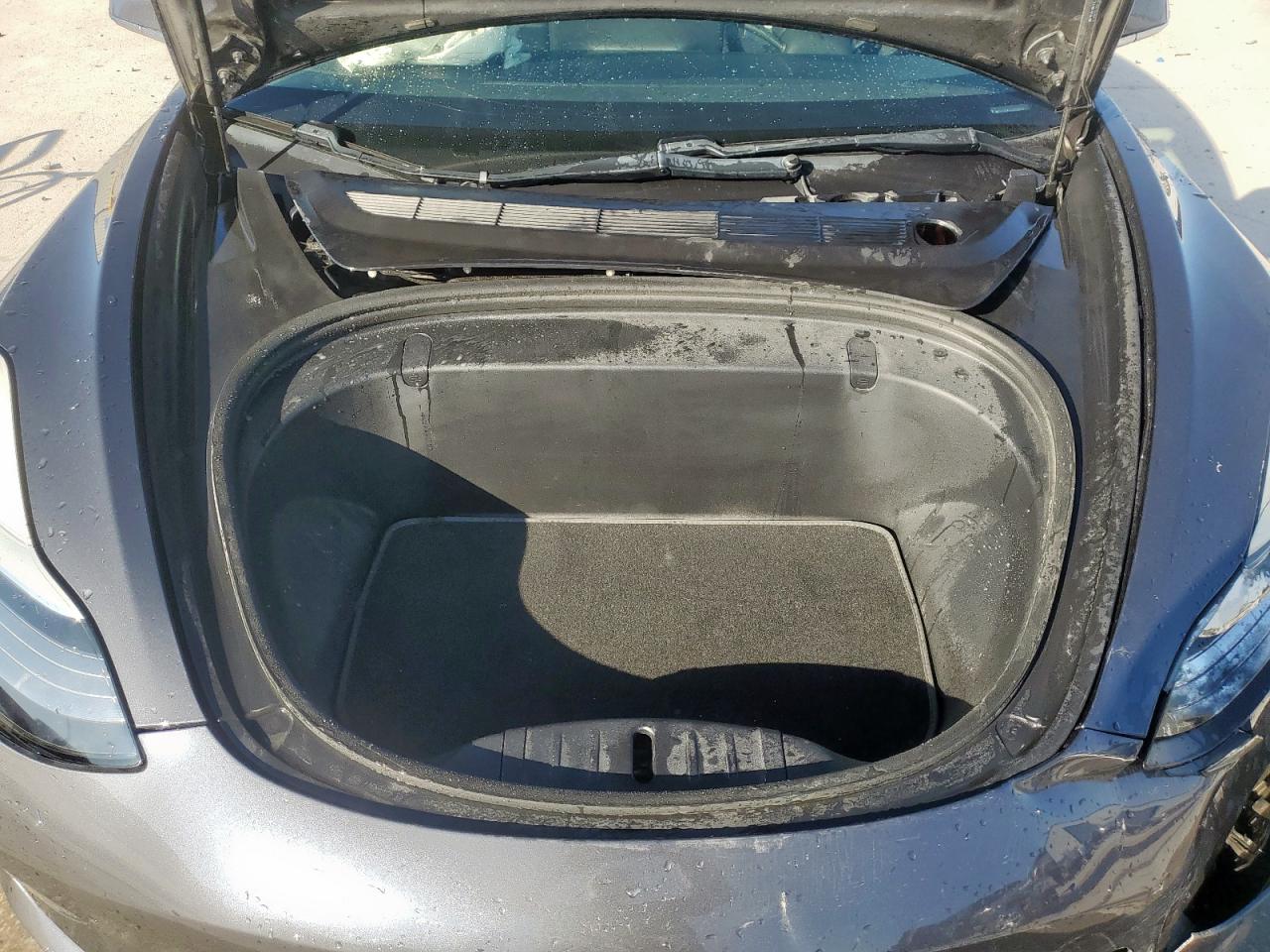 2018 Tesla Model 3 VIN: 5YJ3E1EAXJF158046 Lot: 92931215