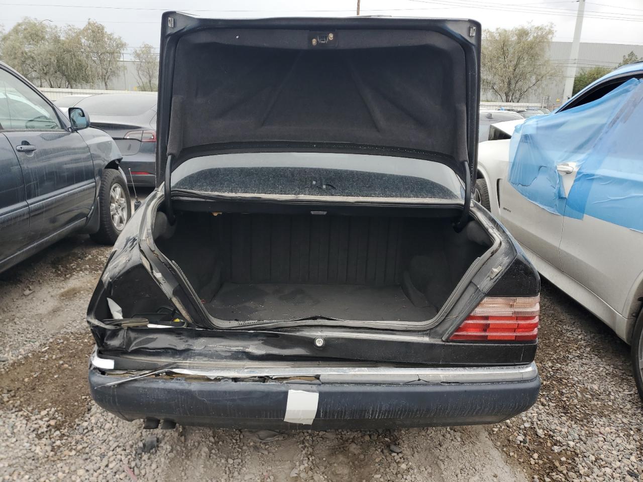 1994 Mercedes-Benz E 320 VIN: WDBEA32E4RC124781 Lot: 85058675