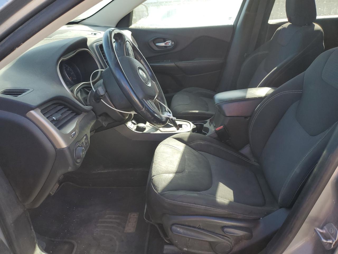 2015 Jeep Cherokee Latitude VIN: 1C4PJMCS2FW544375 Lot: 90922315