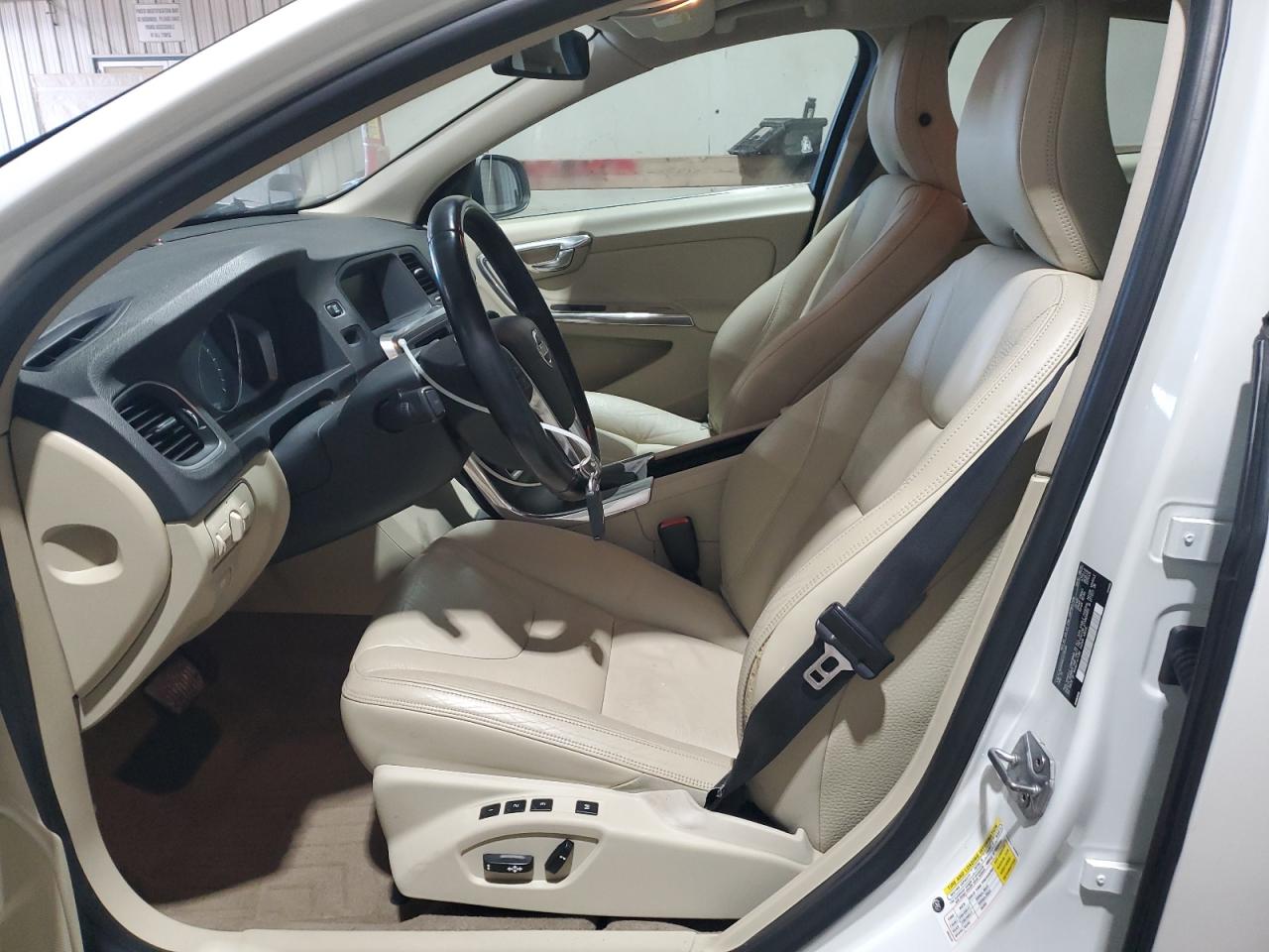 2014 Volvo S60 T5 VIN: YV1612FH4E2275098 Lot: 90083525