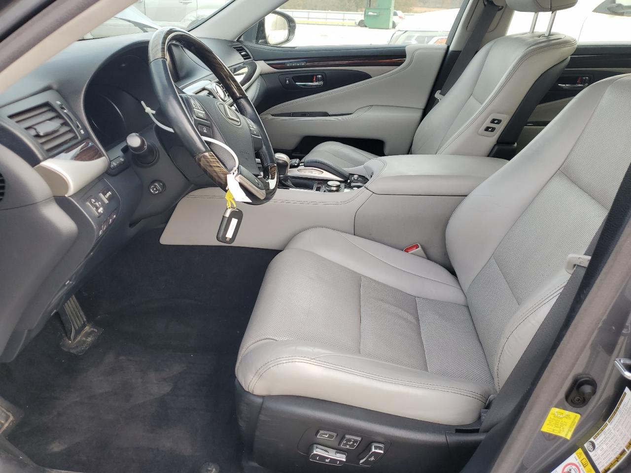 2017 Lexus Ls 460 VIN: JTHCL5EF9H5028844 Lot: 92299575