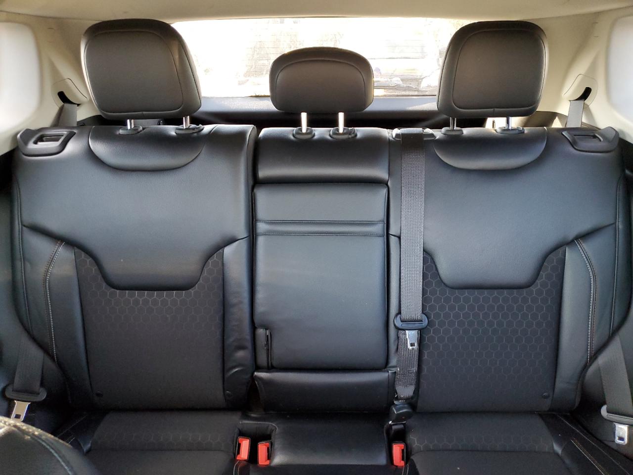 2017 Jeep Compass Latitude VIN: 3C4NJDBB1HT680563 Lot: 92241275