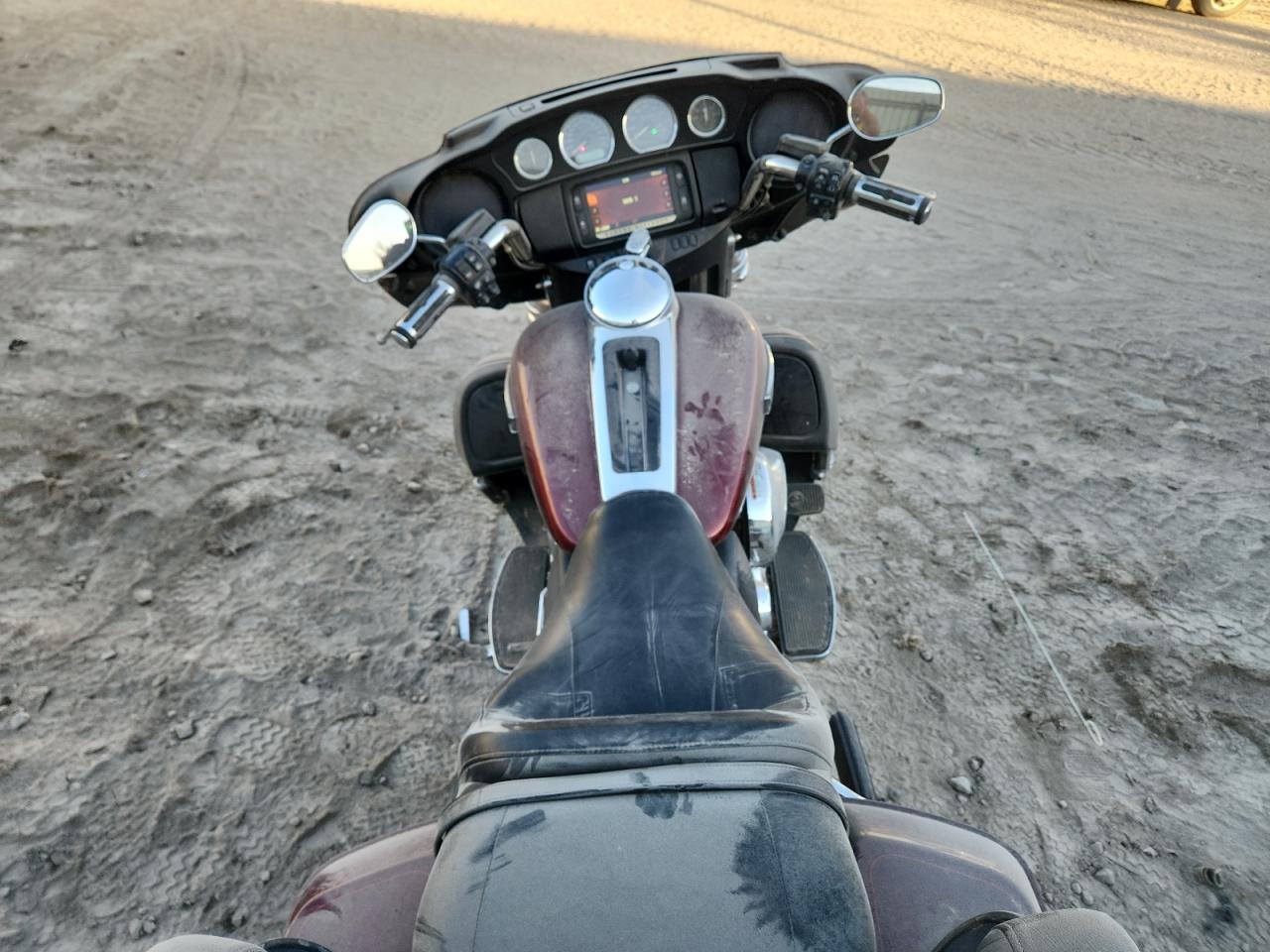 2015 Harley-Davidson Flhtcu Ultra Classic Electra Glide VIN: 1HD1FCM17FB658918 Lot: 92401395