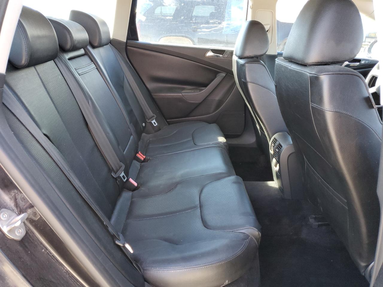 2007 Volkswagen Passat 2.0T Wagon Value VIN: WVWLK73C37E028166 Lot: 91236685