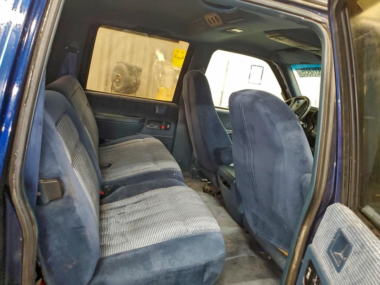 1993 Chevrolet Suburban K1500 VIN: 1GNFK16K3PJ344968 Lot: 93314935