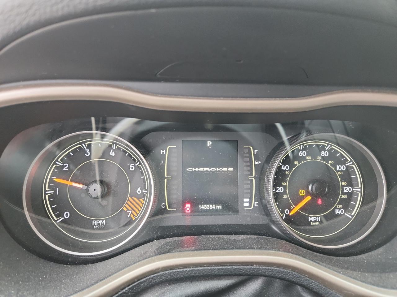 2015 Jeep Cherokee Latitude VIN: 1C4PJLCB9FW655516 Lot: 92623465