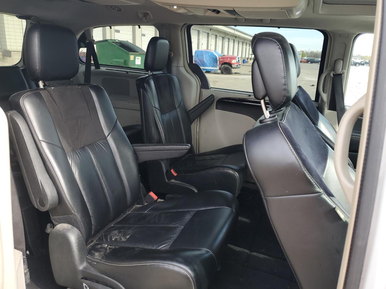 2015 Chrysler Town & Country Limited Platinum VIN: 2C4RC1GG8FR711032 Lot: 91031855