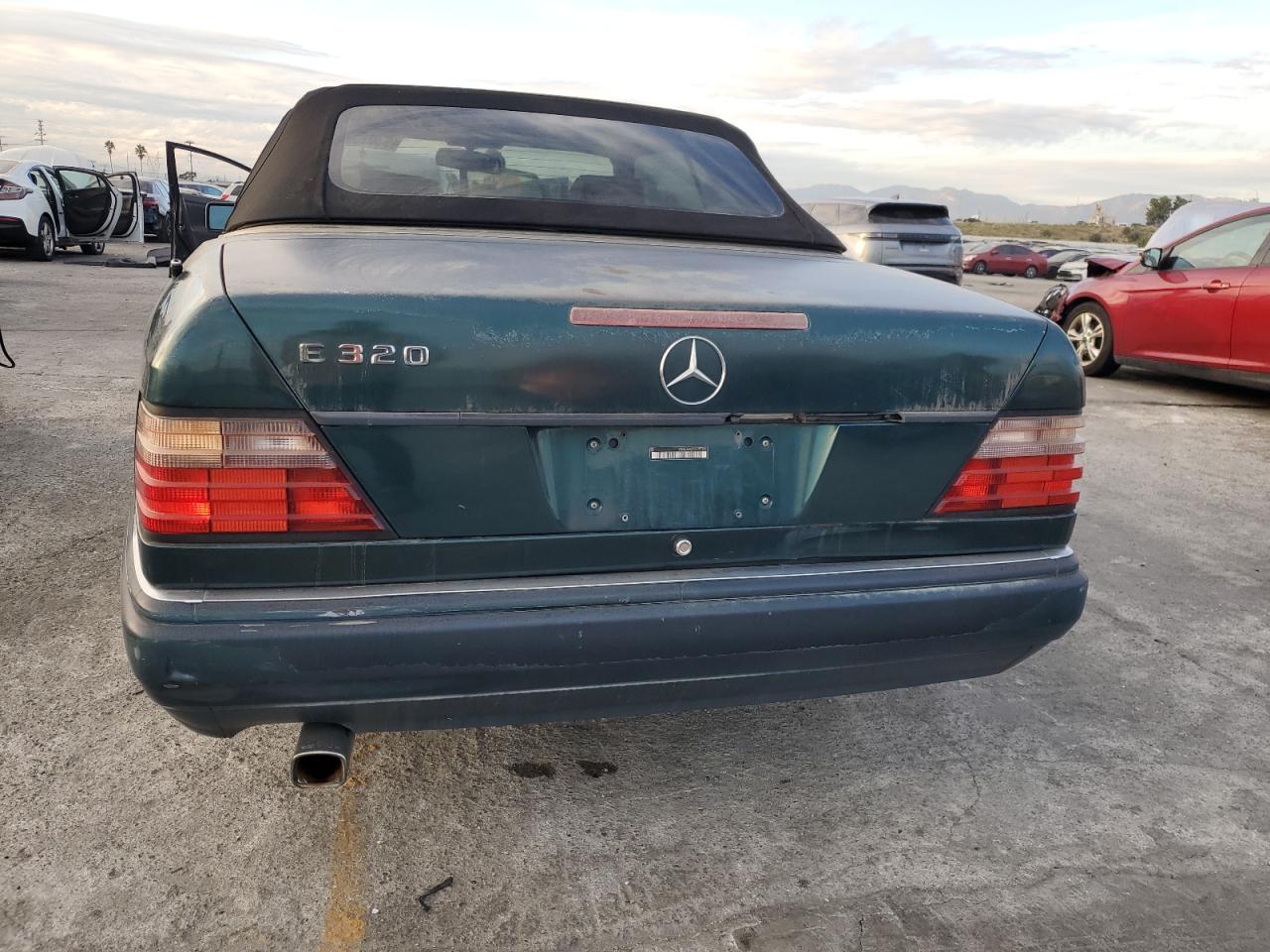 1995 Mercedes-Benz E 320 VIN: WDBEA66E5SC277008 Lot: 93075065