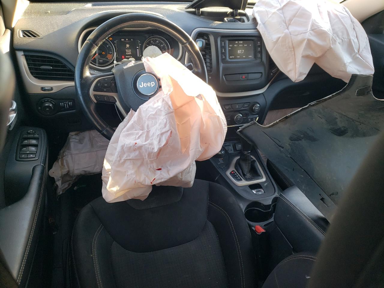 2015 Jeep Cherokee Latitude VIN: 1C4PJMCB1FW744289 Lot: 92256815