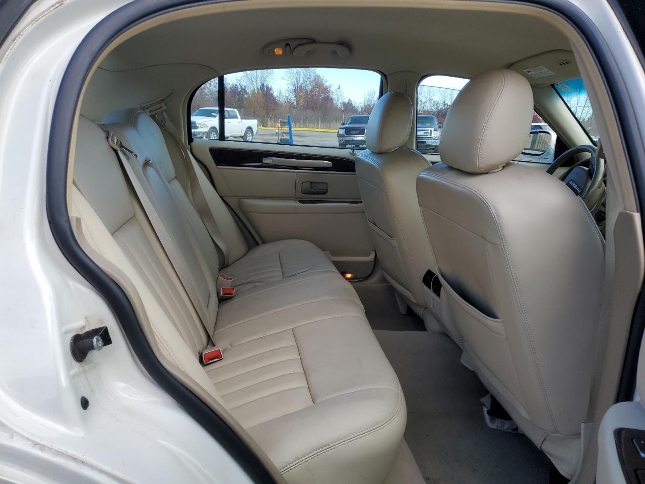 2007 Lincoln Town Car Signature VIN: 1LNHM81V37Y600289 Lot: 90895365