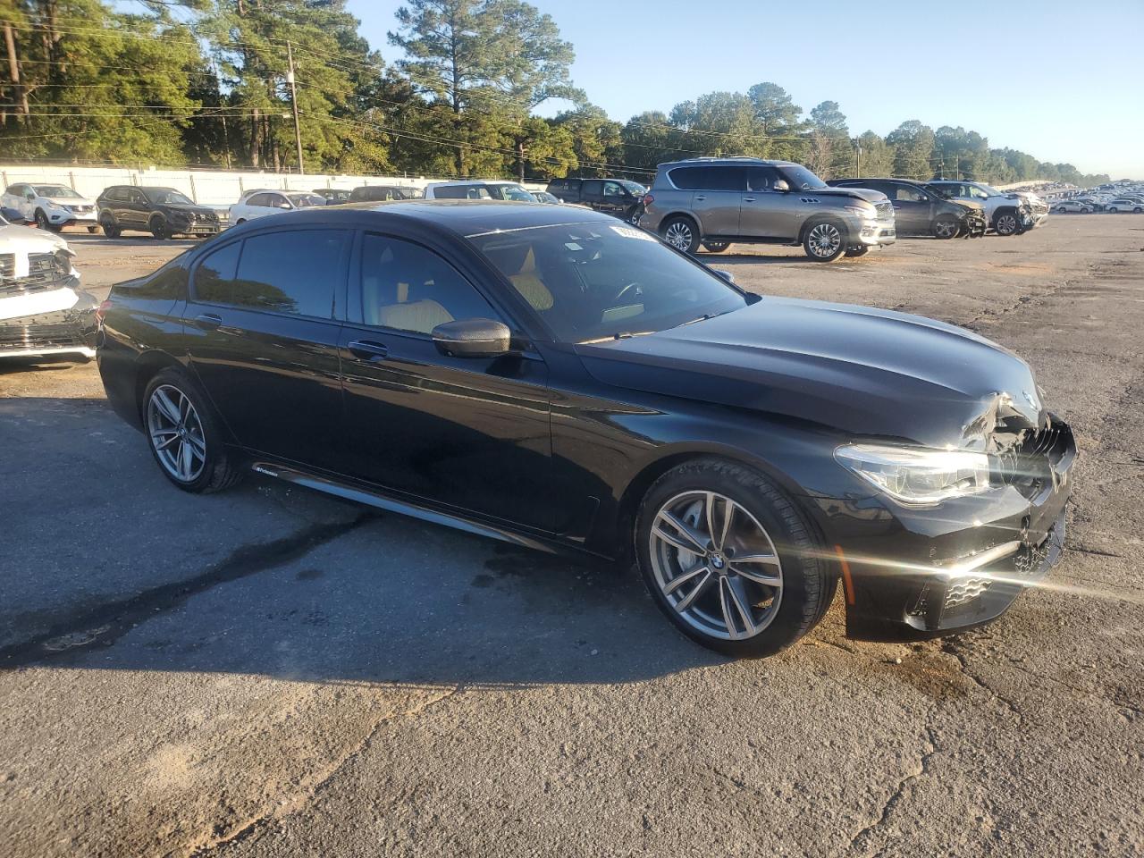 Фото: WBA7F2C56HG422385