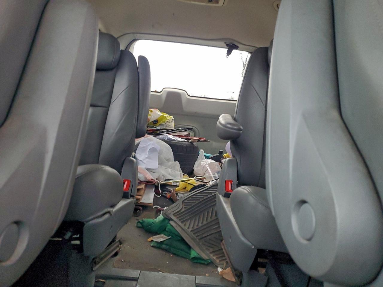 2008 Chrysler Town & Country Touring VIN: 2A8HR54P78R736229 Lot: 94065745