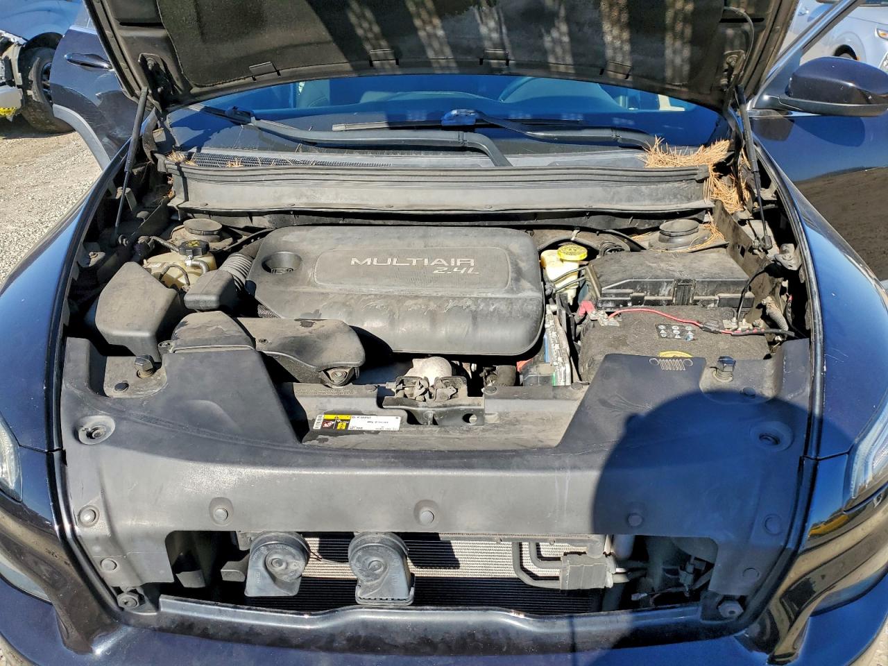 2015 Jeep Cherokee Latitude VIN: 1C4PJLCB8FW683310 Lot: 94810485