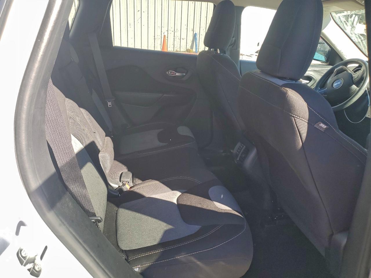 2016 Jeep Cherokee Sport VIN: 1C4PJLAB1GW216766 Lot: 94042445