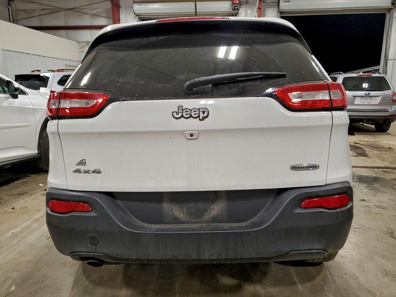 2016 Jeep Cherokee Latitude VIN: 1C4PJMCB9GW236623 Lot: 94358775
