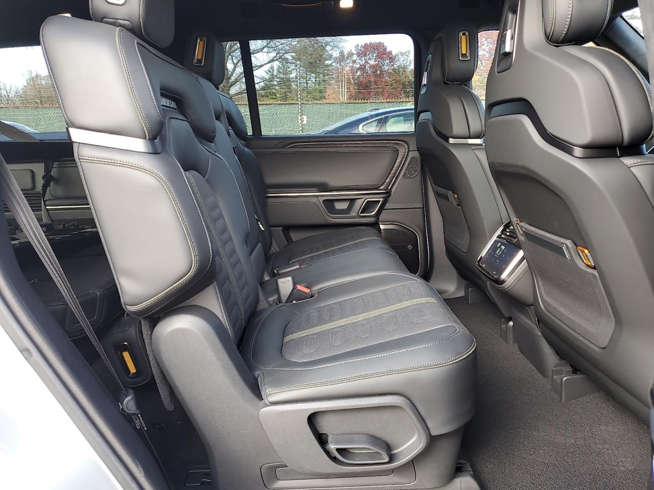 2024 Rivian R1S Adventure VIN: 7PDSGABA6RN041483 Lot: 92080525