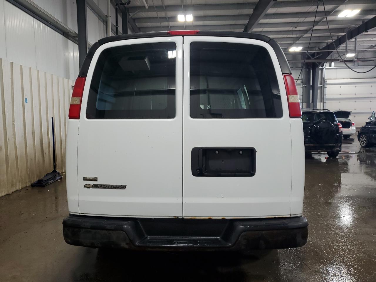 2008 Chevrolet Express G1500 VIN: 1GCFH154781172049 Lot: 90377195