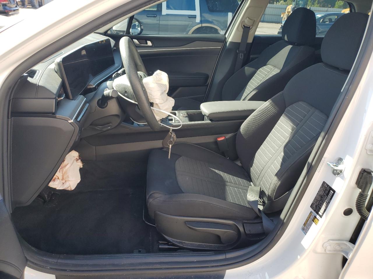 2025 Kia K5 Lxs VIN: KNAG24J74S5299068 Lot: 92173585