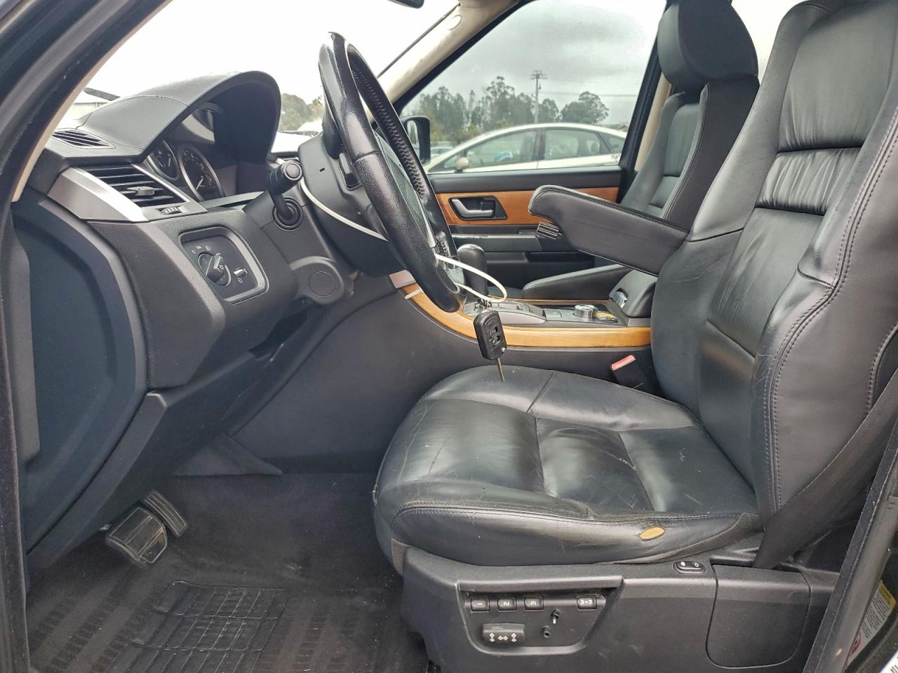 2007 Land Rover Range Rover Sport Hse VIN: SALSK25437A988205 Lot: 93085845