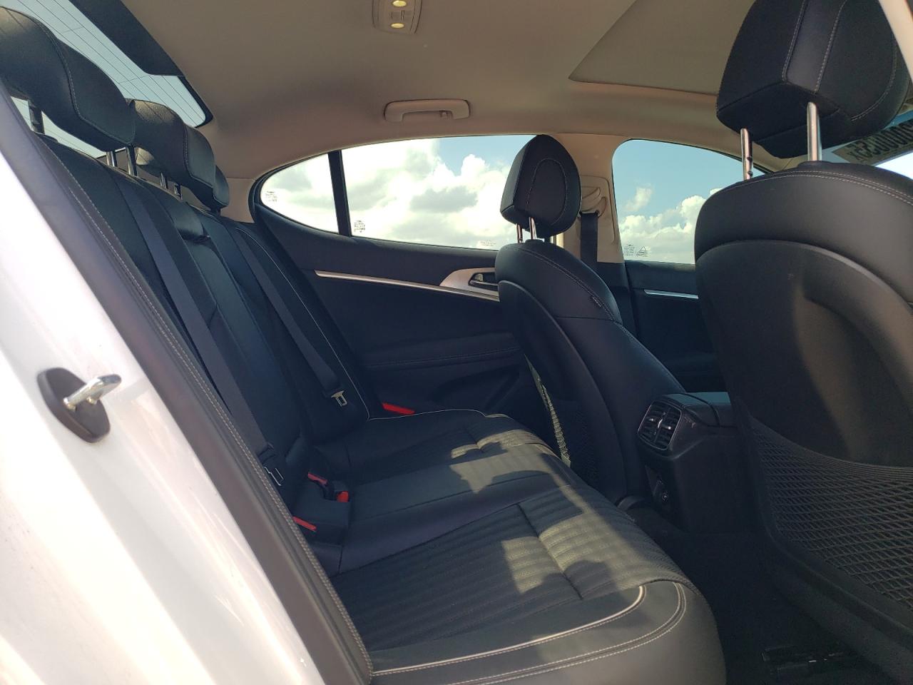 2022 Genesis G70 Base VIN: KMTG34TA5NU086697 Lot: 92000055