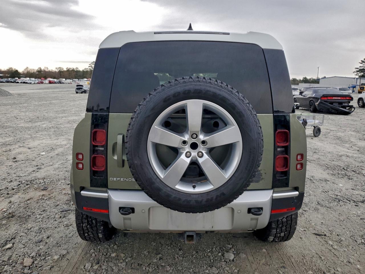 2024 Land Rover Defender 110 S VIN: SALEJ7EU0R2271822 Lot: 90885015