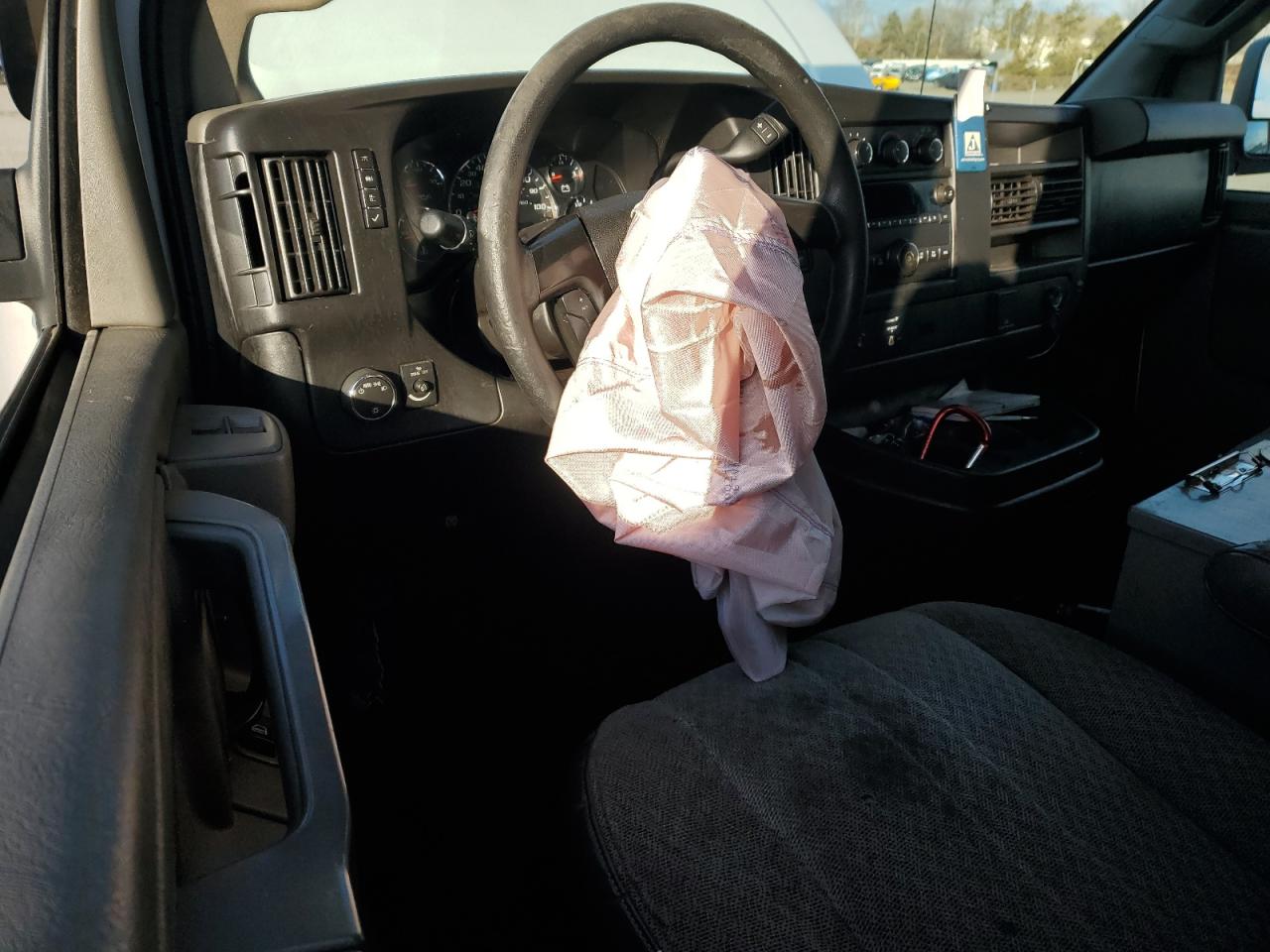 2016 Chevrolet Express G2500 Utility / Service Van VIN: 1GCWGAFF8G1293304 Lot: 91848035