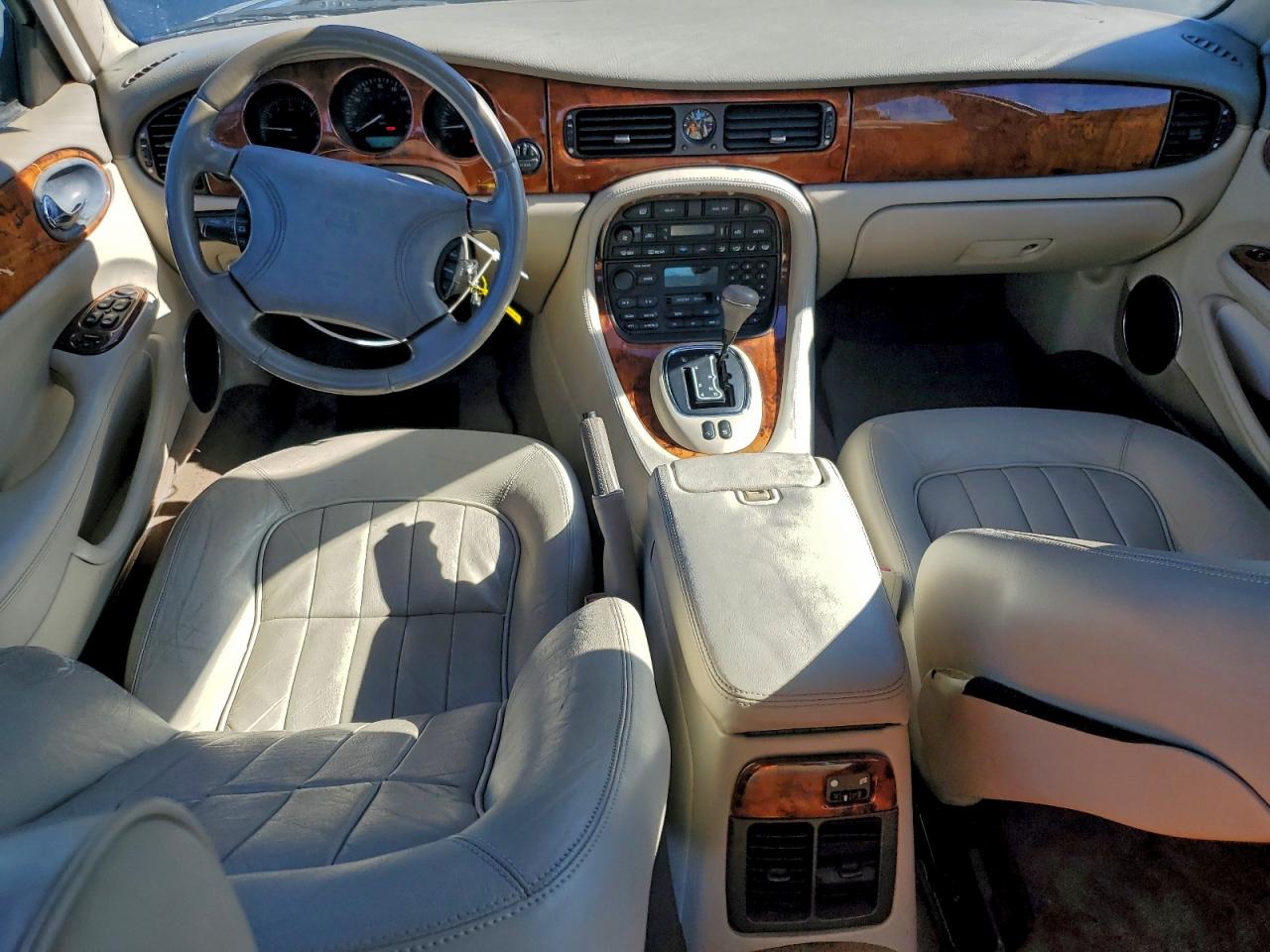 1998 Jaguar Xj8 VIN: SAJHX1247WC841374 Lot: 86193975