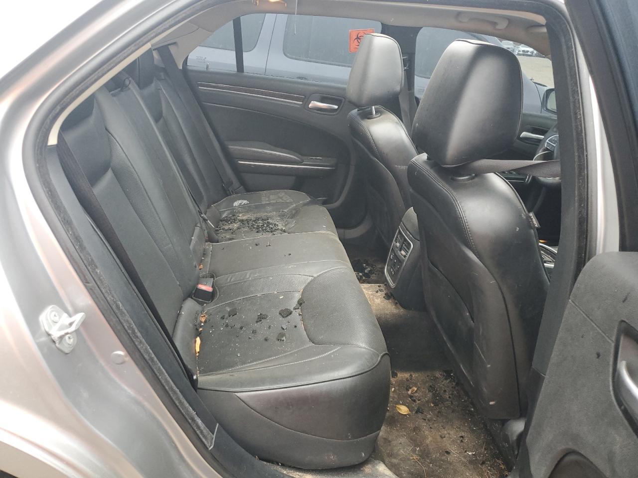 2016 Chrysler 300C VIN: 2C3CCAEG3GH111121 Lot: 92851555