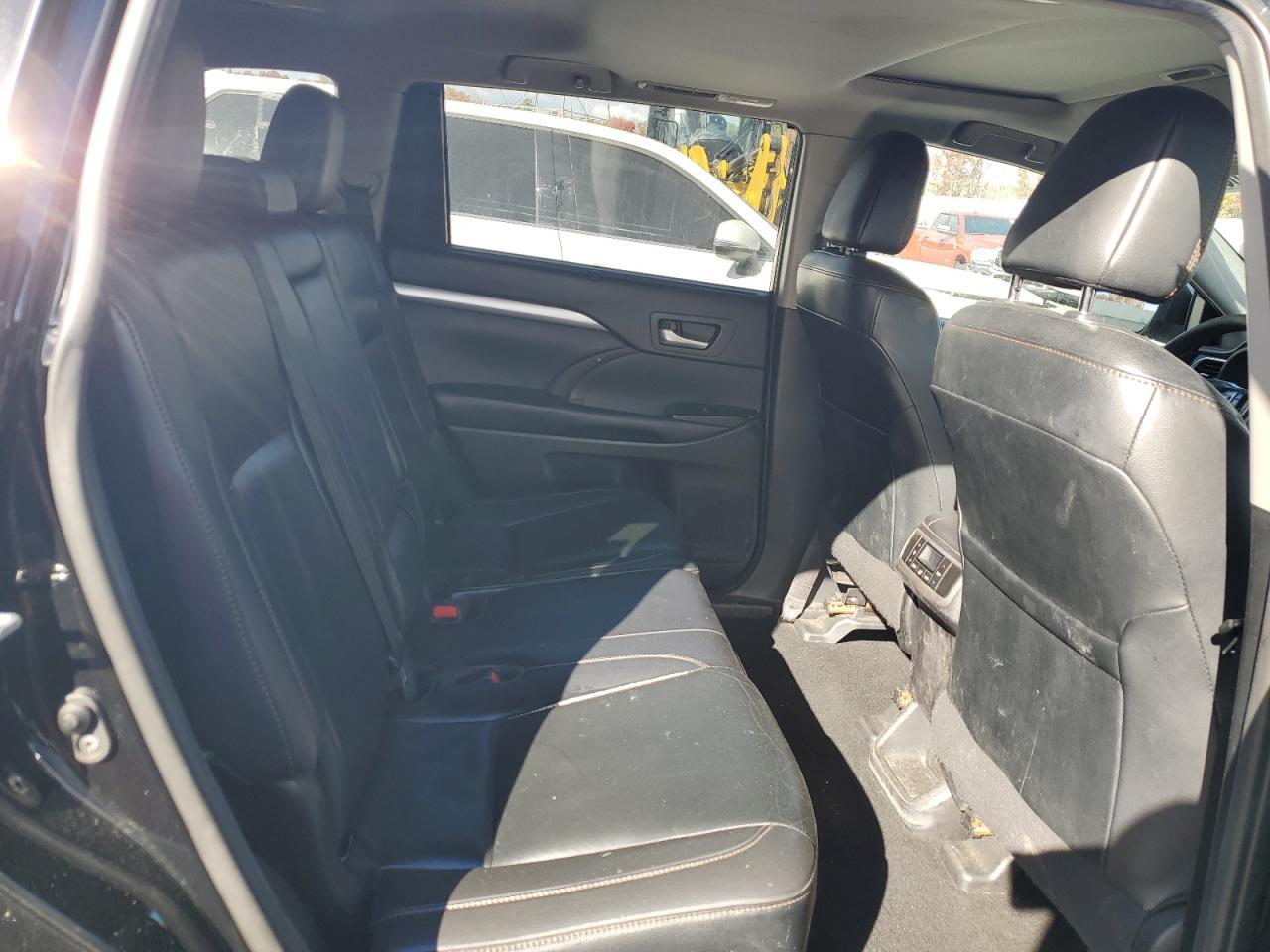 2019 Toyota Highlander Se VIN: 5TDJZRFH2KS621106 Lot: 91936825