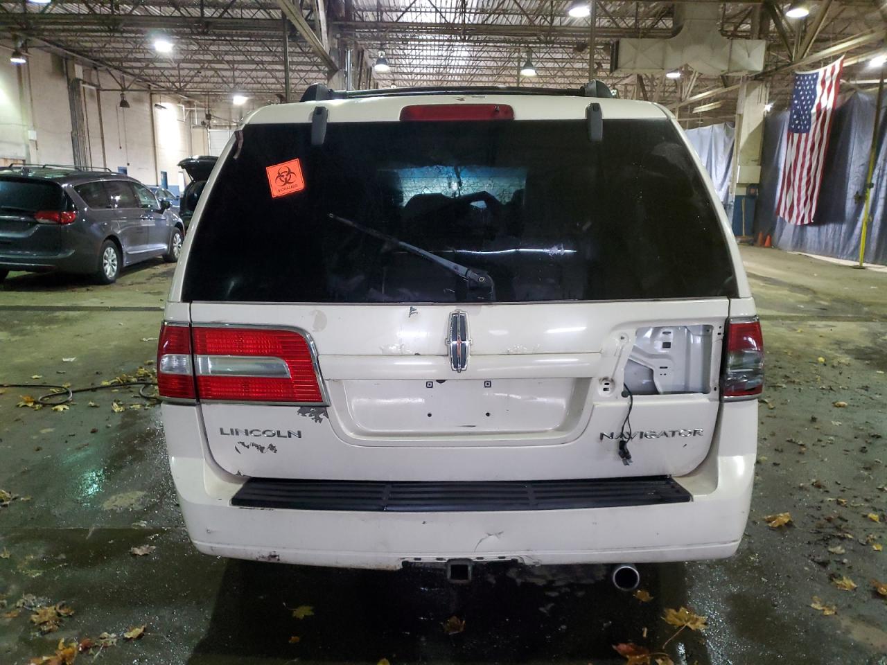 2011 Lincoln Navigator VIN: 5LMJJ2J5XBEJ02704 Lot: 89914045