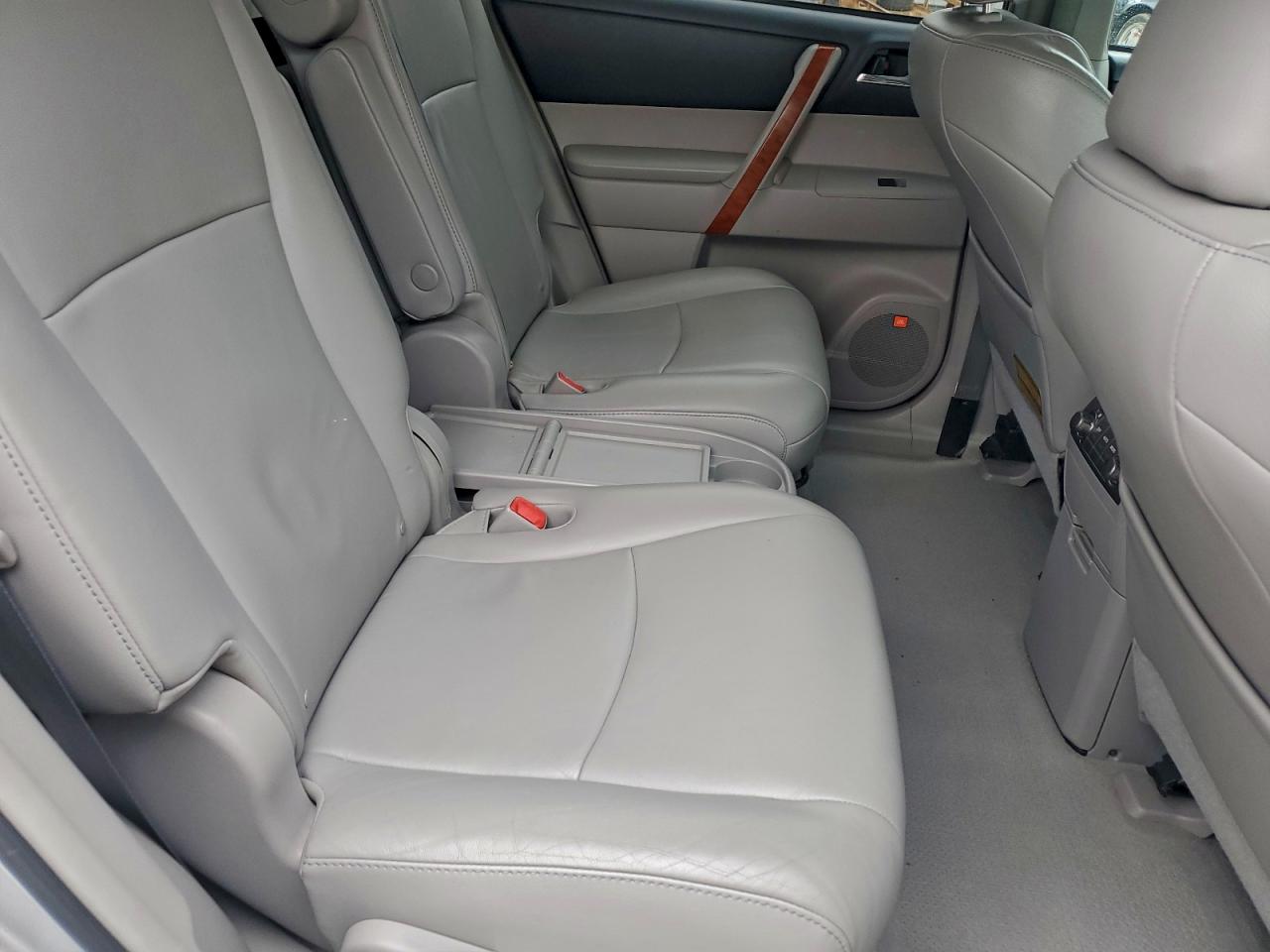 2010 Toyota Highlander Limited VIN: 5TDDK3EH3AS026313 Lot: 93959735