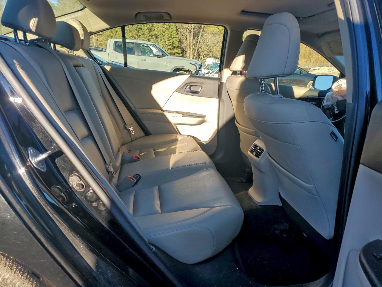 2017 Honda Accord Touring Hybrid VIN: JHMCR6F70HC024740 Lot: 93610785