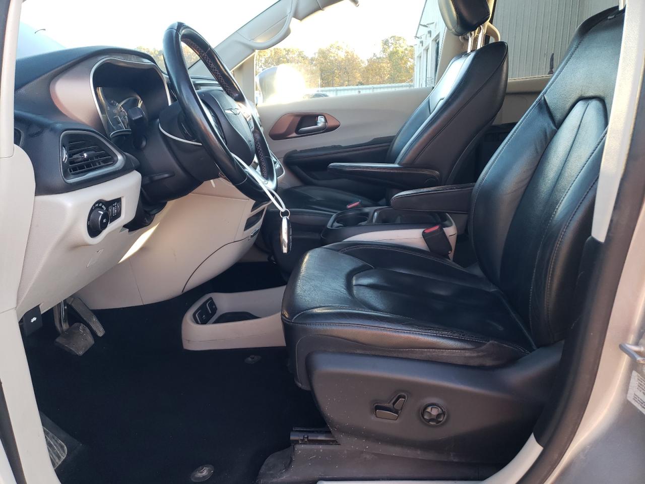 2017 Chrysler Pacifica Touring L VIN: 2C4RC1BG1HR523110 Lot: 91139745