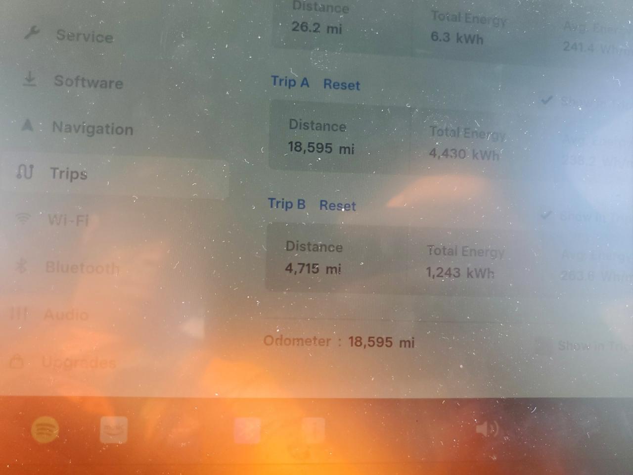 2024 Tesla Model Y VIN: 7SAYGAEE0RF098408 Lot: 94413735