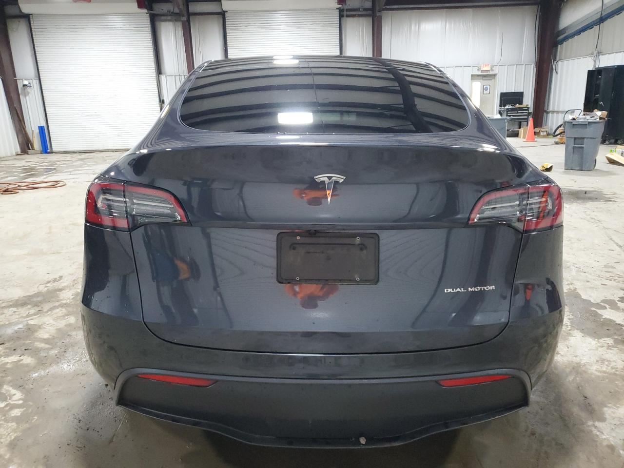 2025 Tesla Model Y VIN: 7SAYGDEE5SF251744 Lot: 93203385
