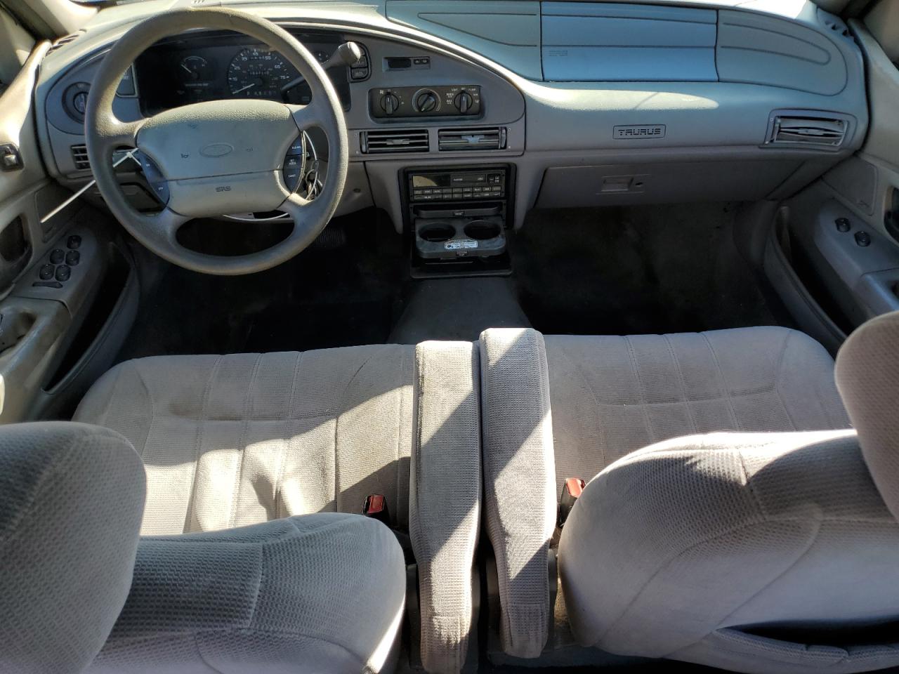 1995 Ford Taurus Gl VIN: 1FALP52UXSA196960 Lot: 92574445