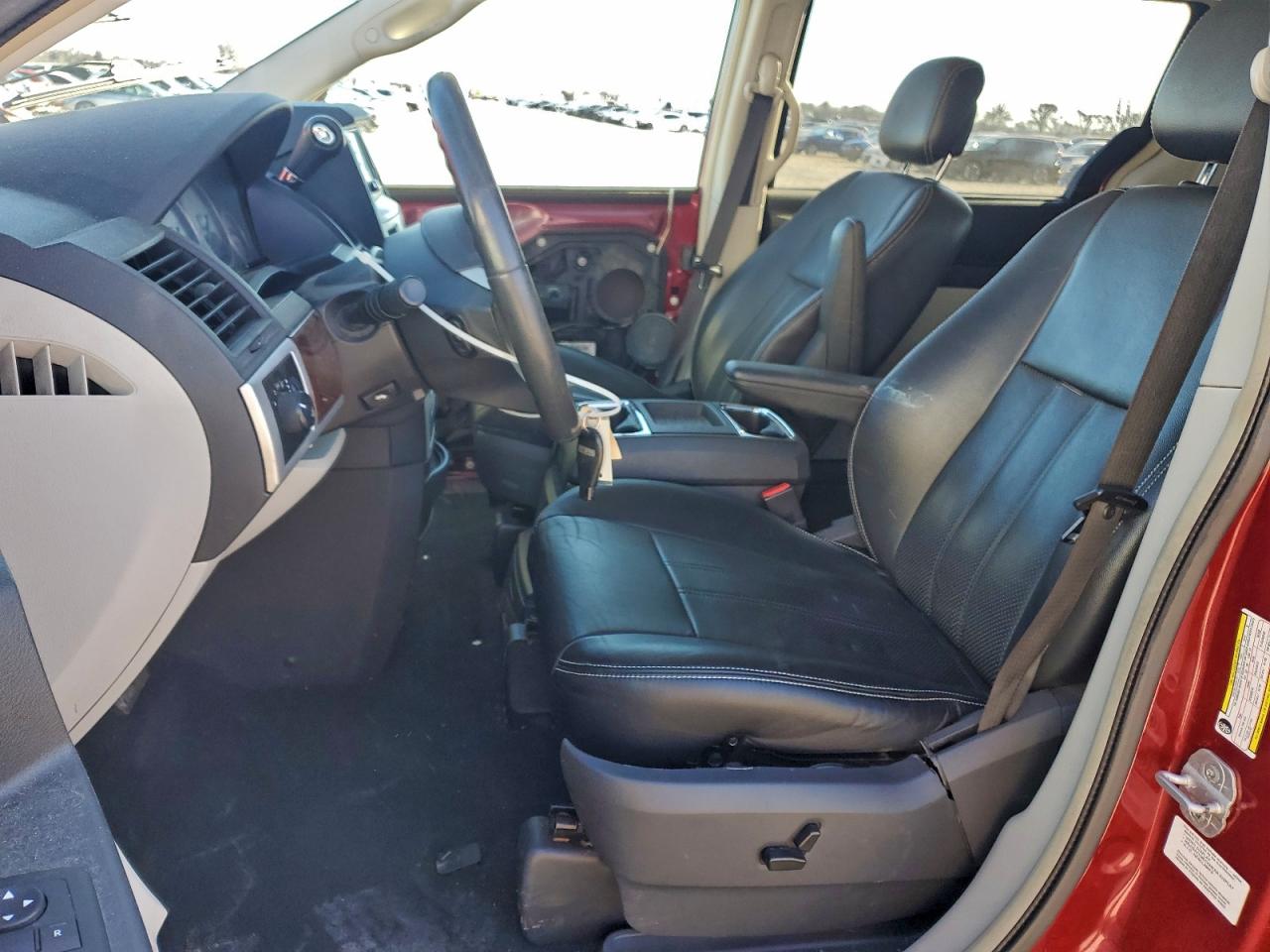 2010 Chrysler Town & Country Touring Plus VIN: 2A4RR8D10AR495123 Lot: 94138265