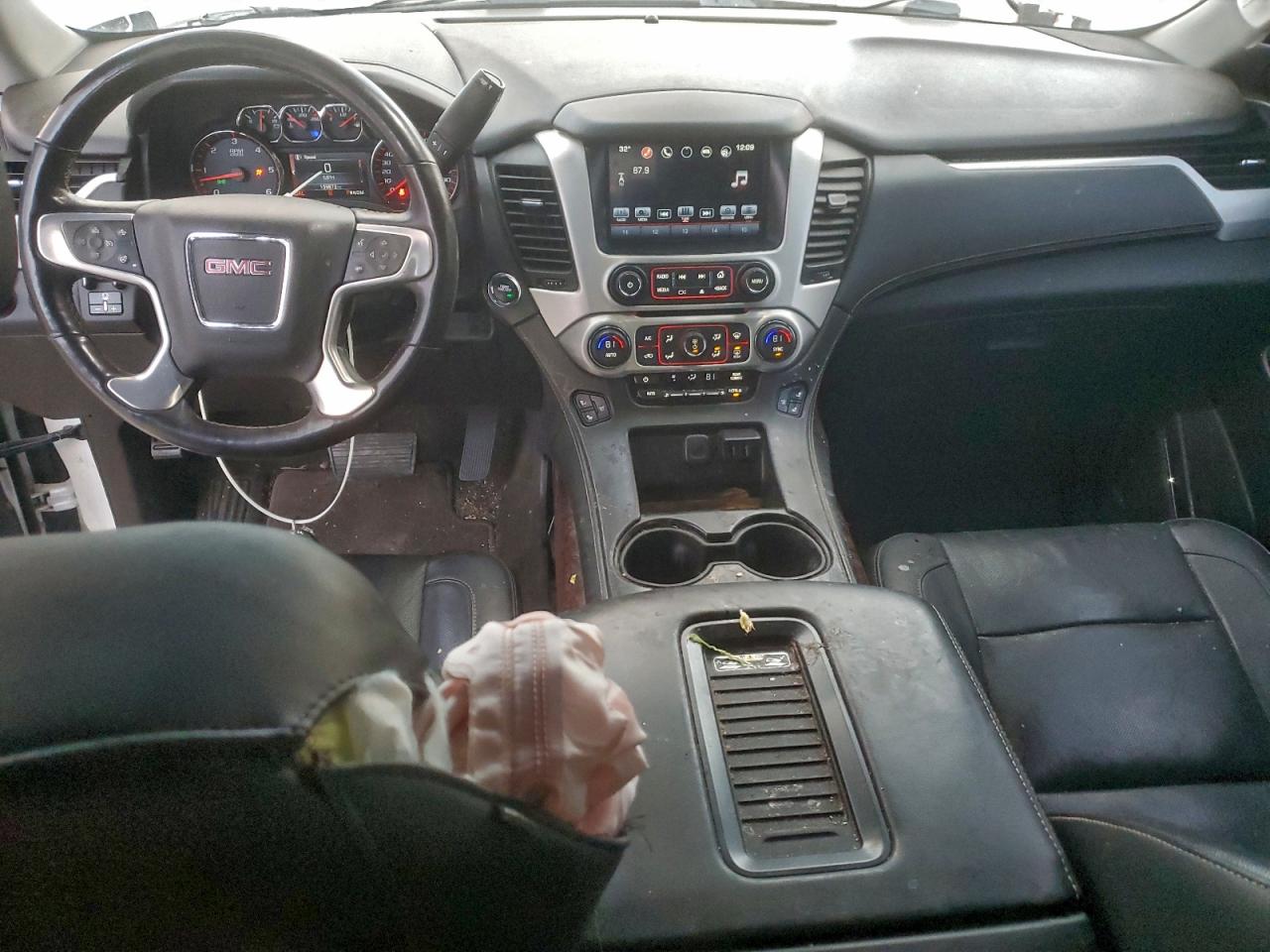 2016 GMC Yukon Xl K1500 Slt VIN: 1GKS2GKC1GR389941 Lot: 94381215