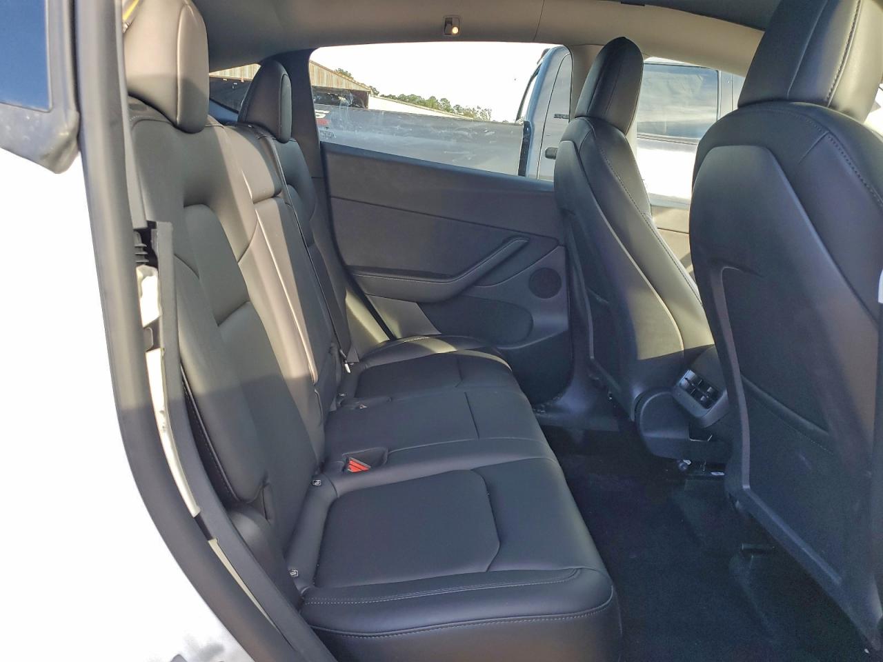 2022 Tesla Model Y VIN: 7SAYGDEE2NF425919 Lot: 93072105