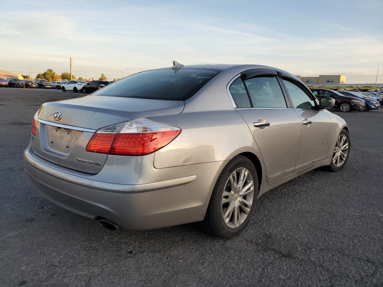 2009 Hyundai Genesis 4.6L VIN: KMHGC46F19U055115 Lot: 90932155