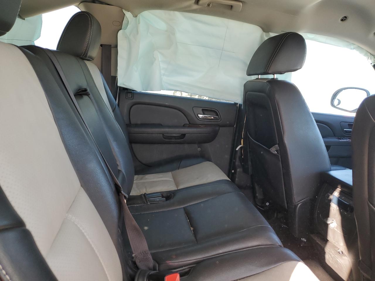 2011 GMC Yukon Xl C1500 Sle VIN: 1GKS1HE01BR393765 Lot: 92107855